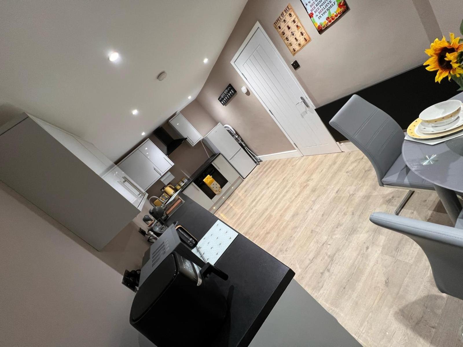 Premier Inn Comfort Mattresses - Sleeps 6 Middleton  Extérieur photo